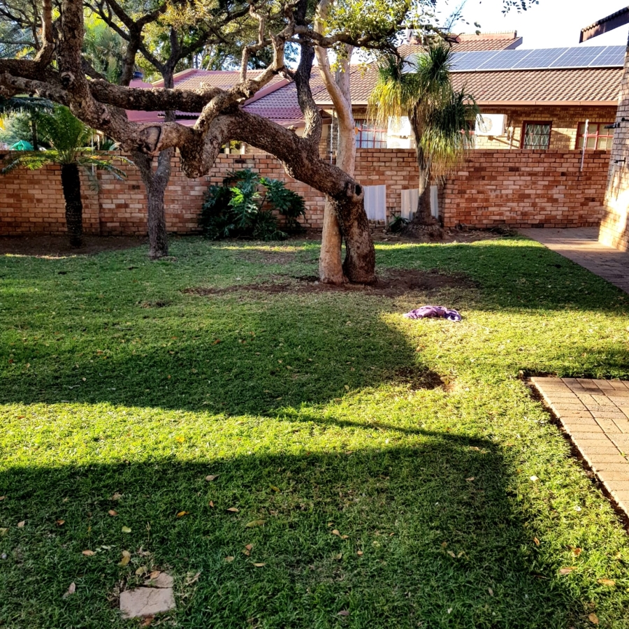 4 Bedroom Property for Sale in Geelhoutpark North West